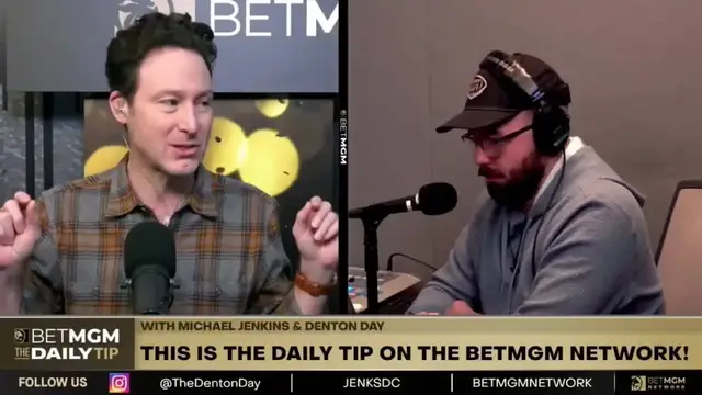 Video thumbnail for When Is the Appropriate Time To Put up Christmas Decorations?