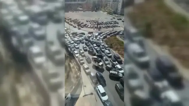 Video thumbnail for Lebanon: Lebanese Protesters Block Roads To Parliament.