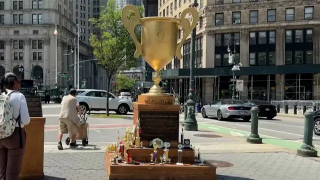 Video thumbnail for ‘Iran war participation trophy’ mocking Trump appears in New York