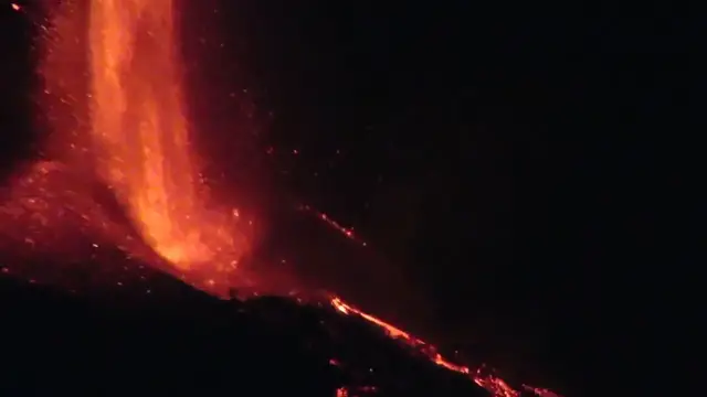Video thumbnail for Eruption verstärkt sich am 4. OKT - La Palma 2021
