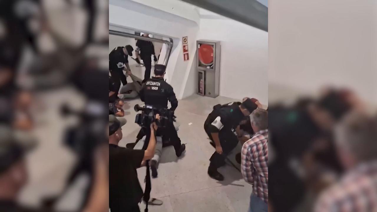 Video thumbnail for Spain: Spanish police clash with Global Sumud Flotilla activists at Bilbao airport.