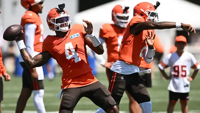 Video thumbnail for Browns Fans React to Watson Being Named Starting QB