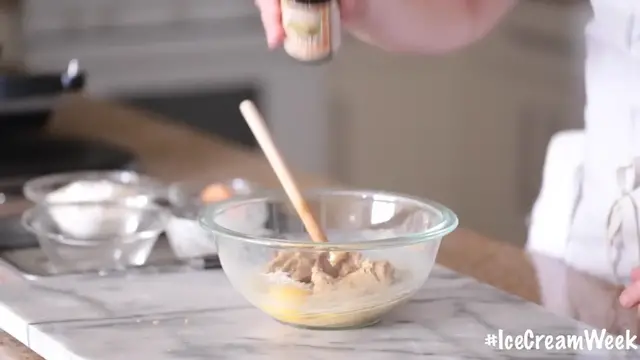 Video thumbnail for Chocolate Chip Ice Cream Sandwich | Byron Talbott