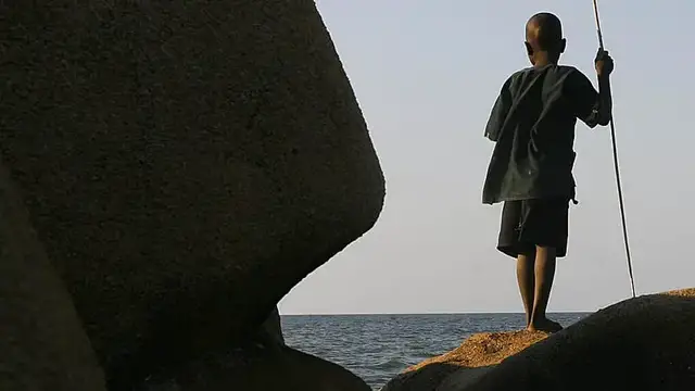 Video thumbnail for Plastic pollution threatens Lake Malawi’s unique fish