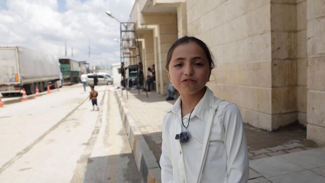 Video thumbnail for Syria: Thousands of Syrians leave Türkiye to spend Eid at home.