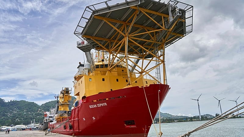 Video thumbnail for Bilateral relations between China and Seychelles enter a new phase