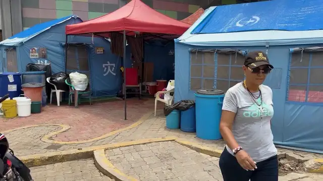 Video thumbnail for Venezuela: Thousands remain in temporary camps after Venezuela earthquakes.