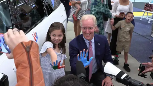 Video thumbnail for Hyundai and Genesis Are Turning Car Sales into Hope