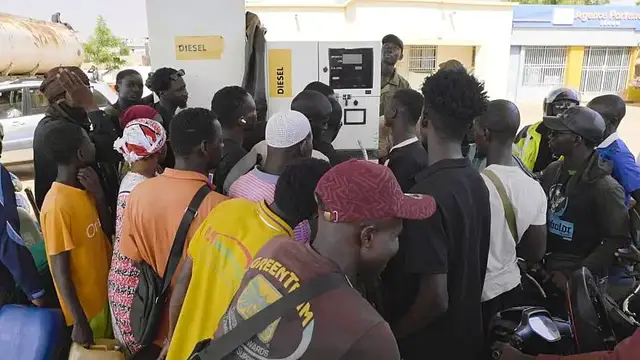 'Video thumbnail for Desperate search for fuel in Mali's capital as al-Qaida-linked group enforces blockade'