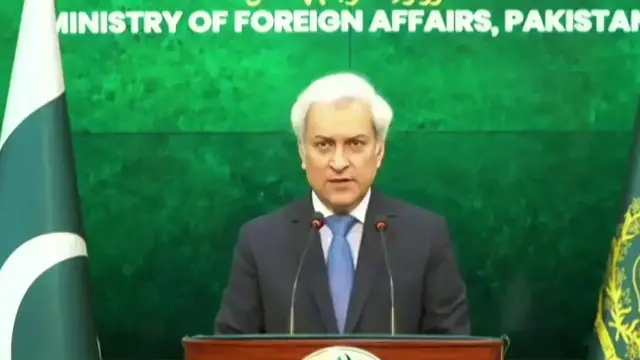Video thumbnail for Pakistan: Pakistan says working to bring U.S., Iran back to Islamabad MoU as talks continue.