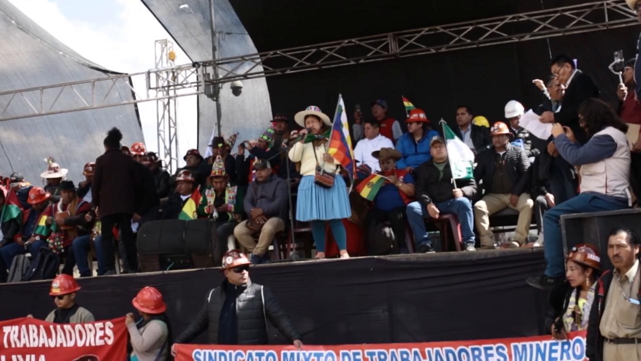 Video thumbnail for Bolivia: El Alto council meets on International Workers’ Day to discuss economic and social issues.