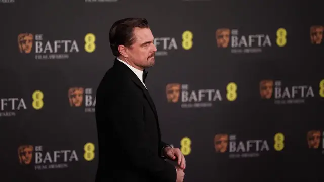 Video thumbnail for UNCAPTIONED: Leonardo DiCaprio teams up with Jeff Bezos on $200m initiative to save endangered species.