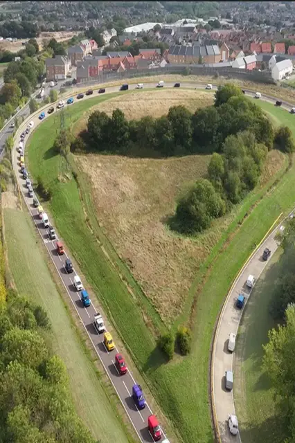 'Video thumbnail for Largest parade of vans - 201 by Ford Motor Company'