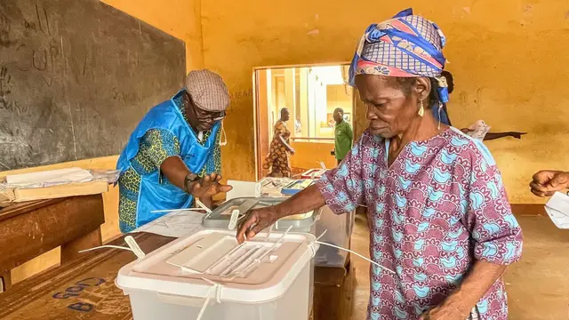 Video thumbnail for Central African Republic votes as Touadera seeks third presidential term