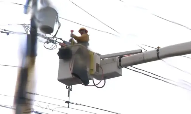Video thumbnail for Nearly 15,000 still without power across Hudson Valley after holiday weekend storms