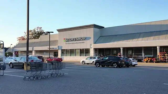 Video thumbnail for Stop & Shop website, app outage enters fourth day; expert suspects hacking
