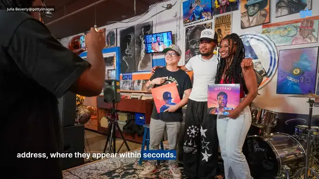 'Video thumbnail for Vuephoria vFrame Turns Memories Into Living Moments'