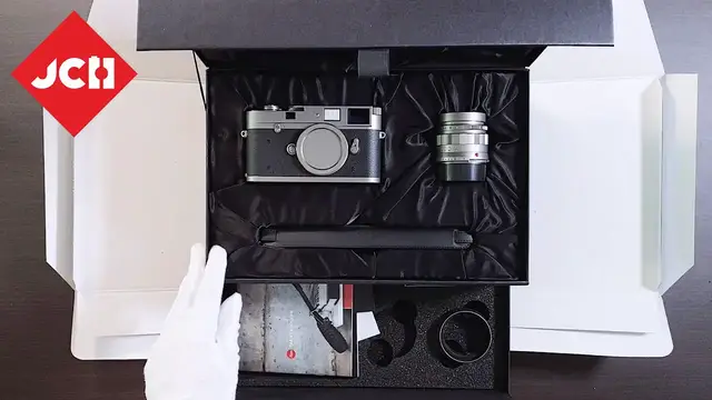 Video thumbnail for Unboxing the Leica M-A Titan Special Edition.