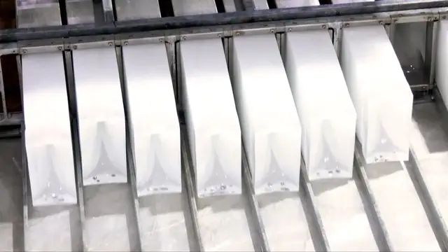 Video thumbnail for A closer look at an Egyptian ice maker’s eco-conscious tech