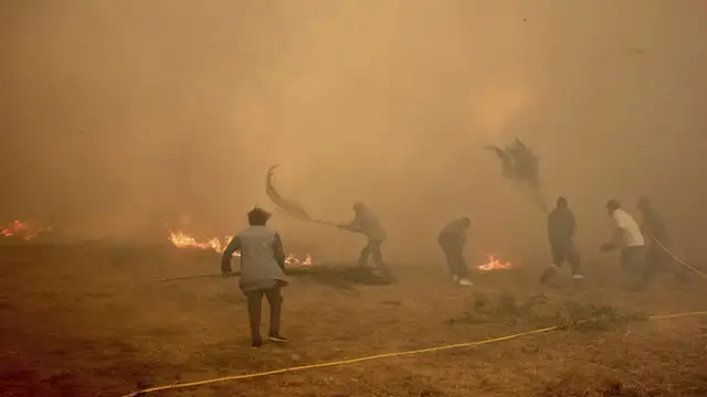 Video thumbnail for Firefighters struggle to contain wildfires in Spain and Portugal