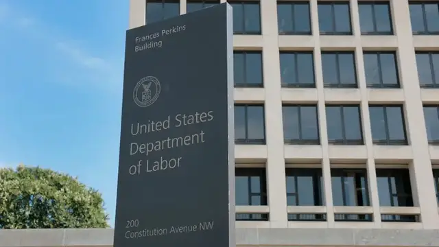 Video thumbnail for Employers Are Pulling Back. What It Means for Your Next Job