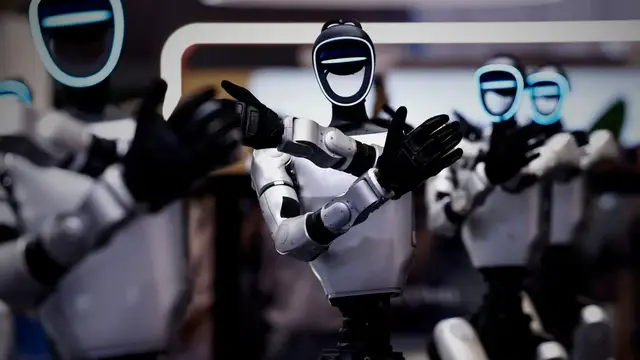 Video thumbnail for China’s humanoid robot race takes centre stage in Beijing