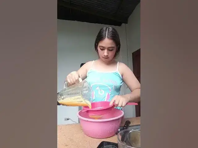 Video thumbnail for Cómo hacer un jugo de maracuyá #viral #arianagatita #cocinando