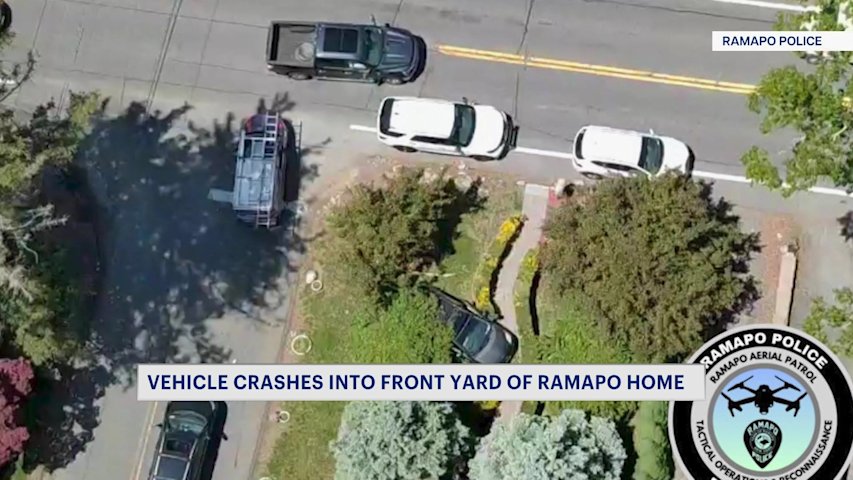 Video thumbnail for Crash sends vehicle onto front lawn of home in Ramapo