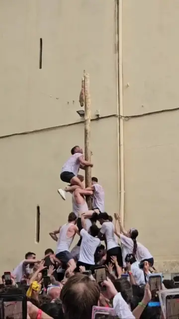 Video thumbnail for Total Chaos at La Tomatina Tomato Festival in Buñol Spain