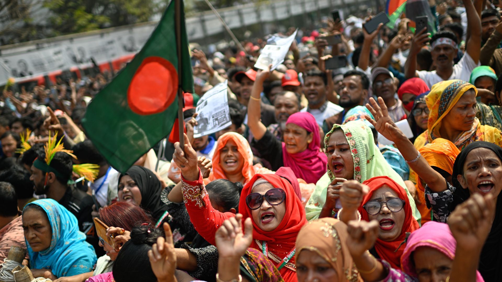 Video thumbnail for Bangladesh prepares to vote as Awami League ban puts democracy on trial