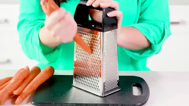 Video thumbnail for The Most Amazing Carrot Cake(720P HD)