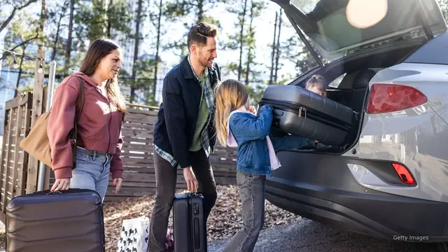 Video thumbnail for Fewer Americans expected to travel this year for summer vacation: Report