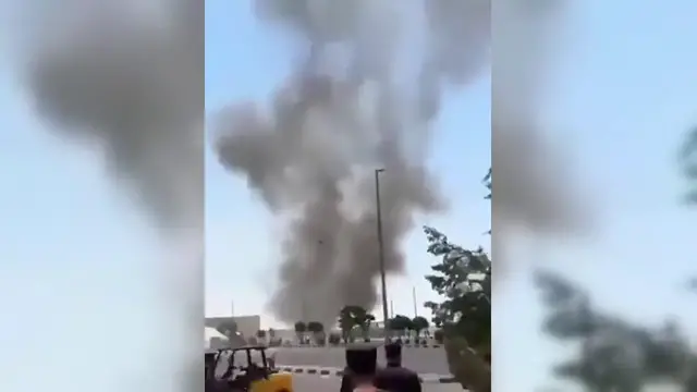 Video thumbnail for Syria: Smoke and Damage Reported After Blast at Syria-Iraq Border Crossing.