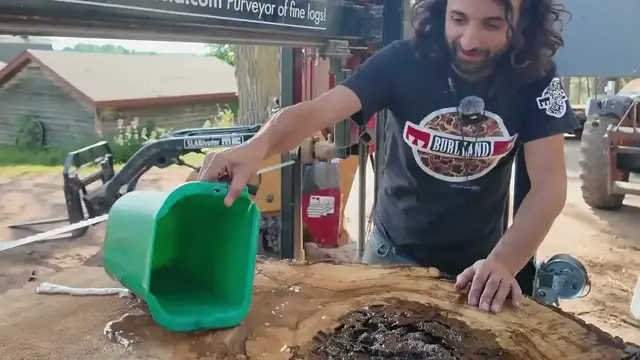 Video thumbnail for matthew cremona: disappointing log revealed! sawing wood, blue stain & metal strikes