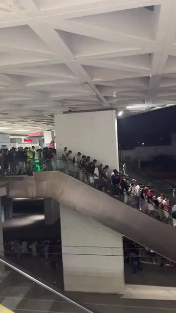 Video thumbnail for Crowded Kenitra Station during Travel Restrictions to Fnideq