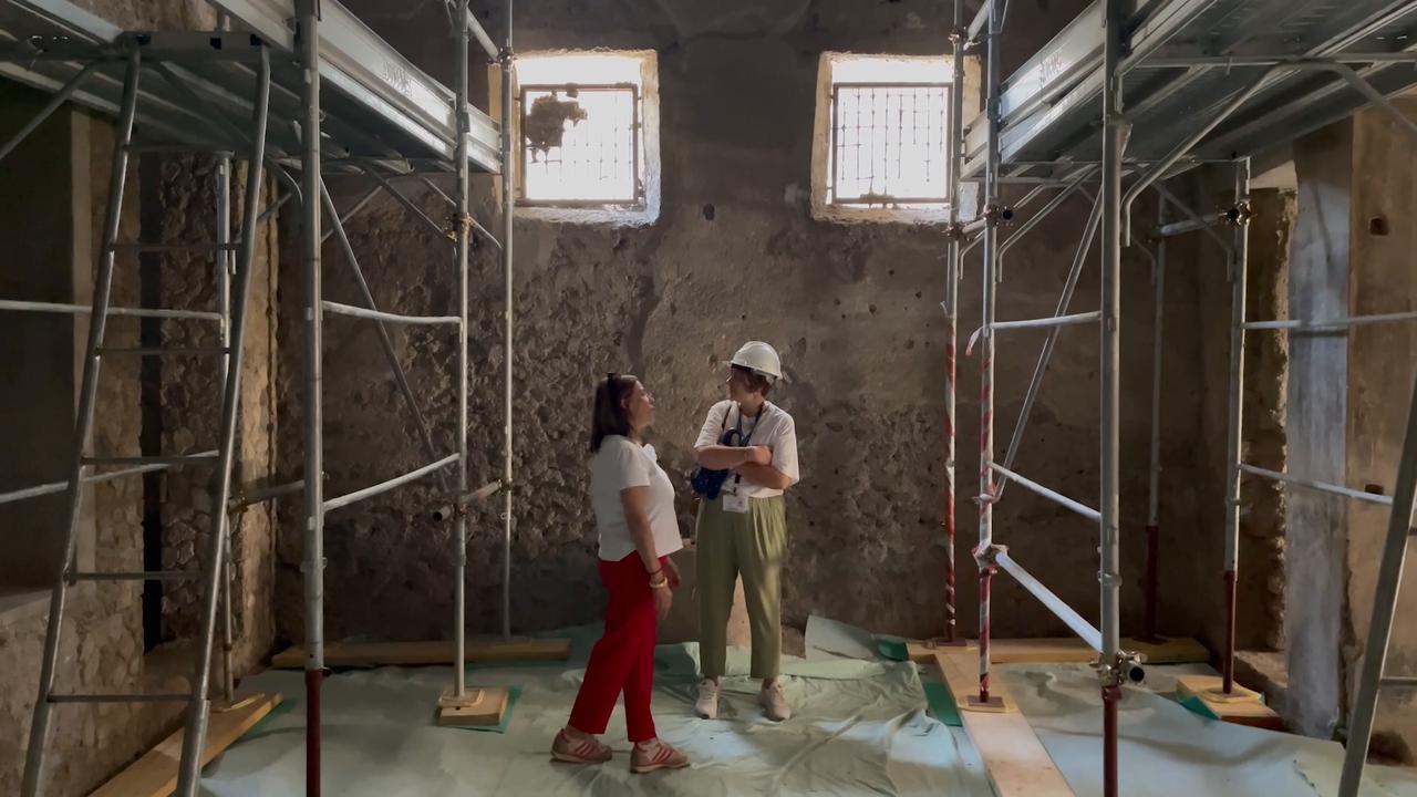 Video thumbnail for Italy: Frescoes at House of Julius Polybius in Pompeii open to public for first time in decades.