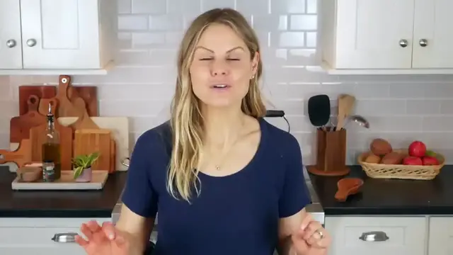 'Video thumbnail for EASY CRUSTLESS QUICHE ¦ with broccoli and cauliflower (720p 30fps)'
