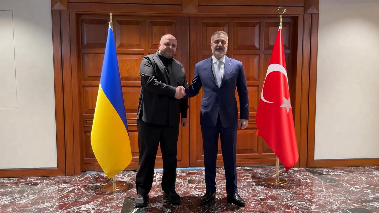 Video thumbnail for Türkiye: Turkish FM Fidan meets Ukrainian official Rustemov in Ankara.
