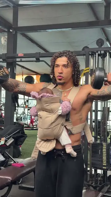 Video thumbnail for Dad Training at the Gym with Newborn in Baby Carrier