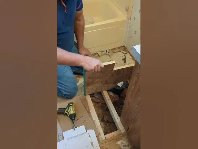 Video thumbnail for How to Get the Plywood to Fit Around Toilet Flange