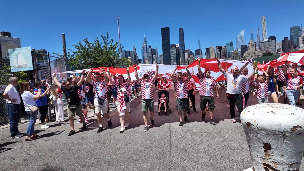 Video thumbnail for NY: Largest Croatian flag in US history unfurled along East River 8.