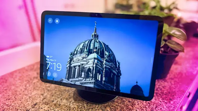 Video thumbnail for Apple’s Long-Rumored Home Hub Smart Display Might Arrive in October