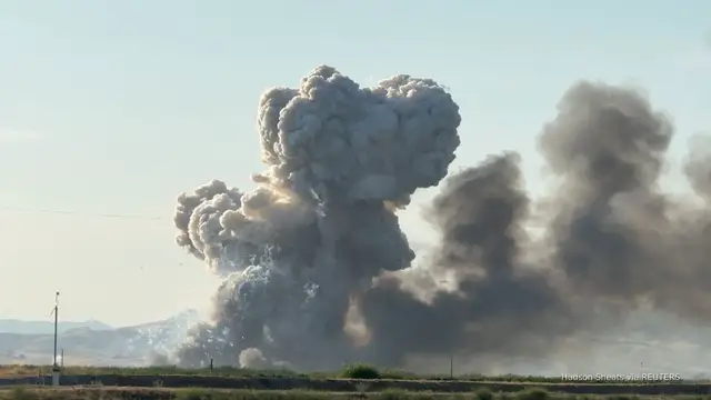 Video thumbnail for Caught on video: California fireworks warehouse explodes, 7 still missing