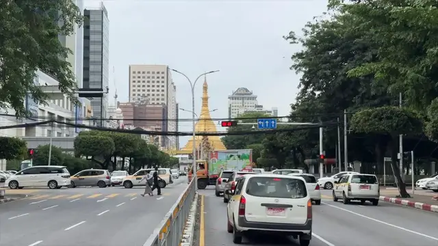 Video thumbnail for Myanmar: Car Market Sees Price Increases in Yangon.