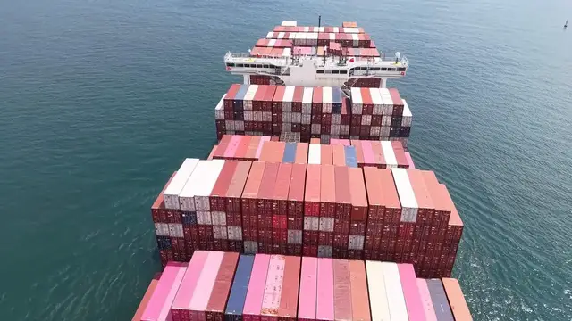 Video thumbnail for China: Qingdao Port Foreign Trade Containers 5.
