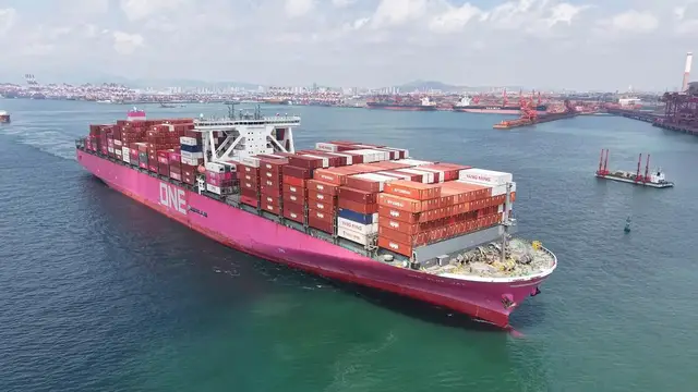 Video thumbnail for China: Qingdao Port Foreign Trade Containers 2.
