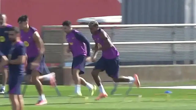 'Video thumbnail for Lamine Yamal leads Barcelona training ahead of La Liga match against Girona'