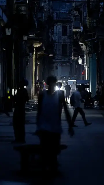 Video thumbnail for Cuba says power restored after nationwide blackout