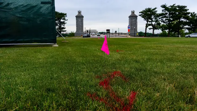 Video thumbnail for Trump envisions a drone and sniper base inside his 250-foot arch