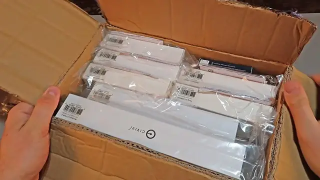 'Video thumbnail for Unboxing $600 Knives Mystery Box'